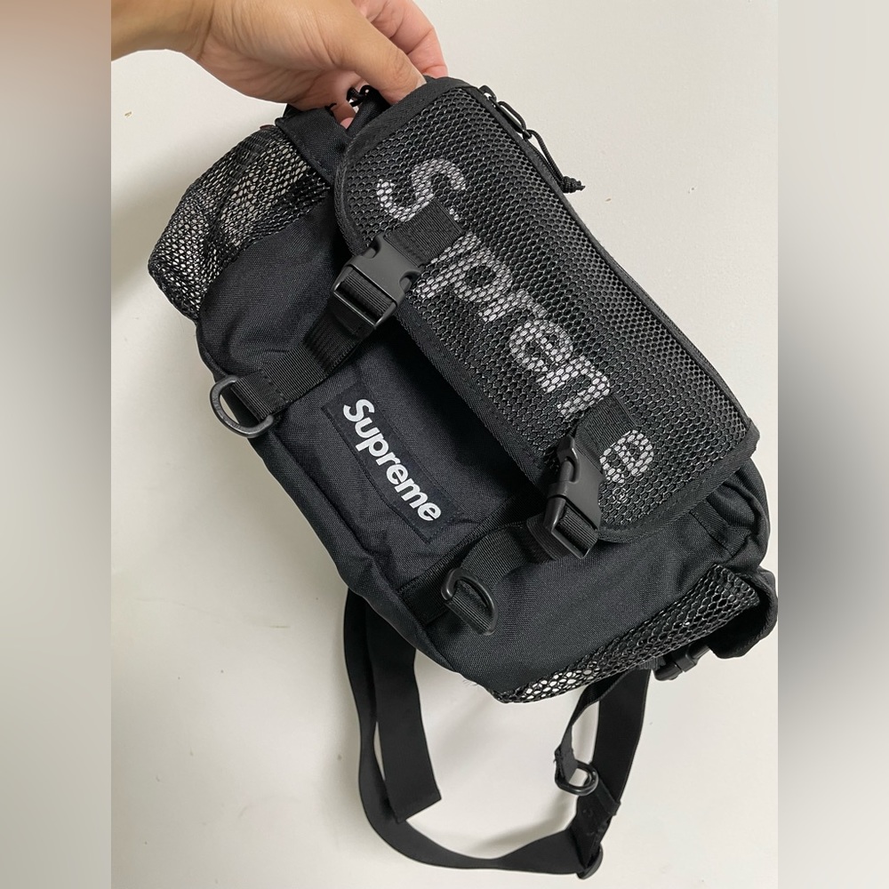Authentic SUPREME bag in Black